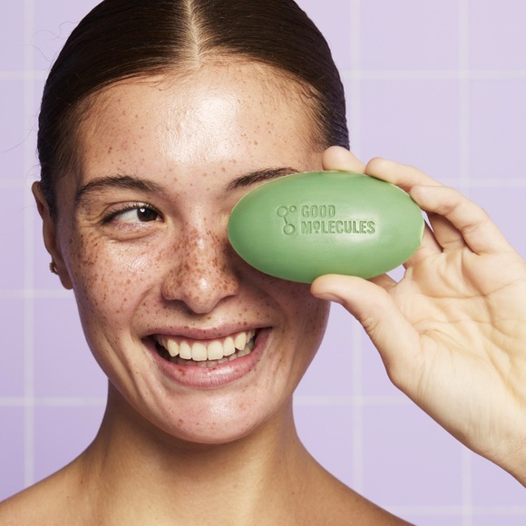 Good Molecules Brightening & Dark Spots Bar - Picture 3 of 9